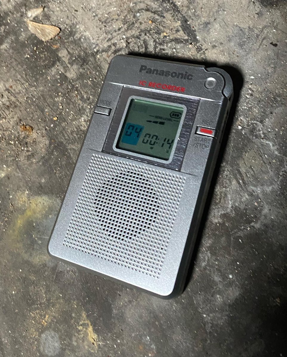 TheRealMikiYork's tweet photo. Thoughts on this device #panasonicdr60 #evp https://t.co/jRAxdKJSeL