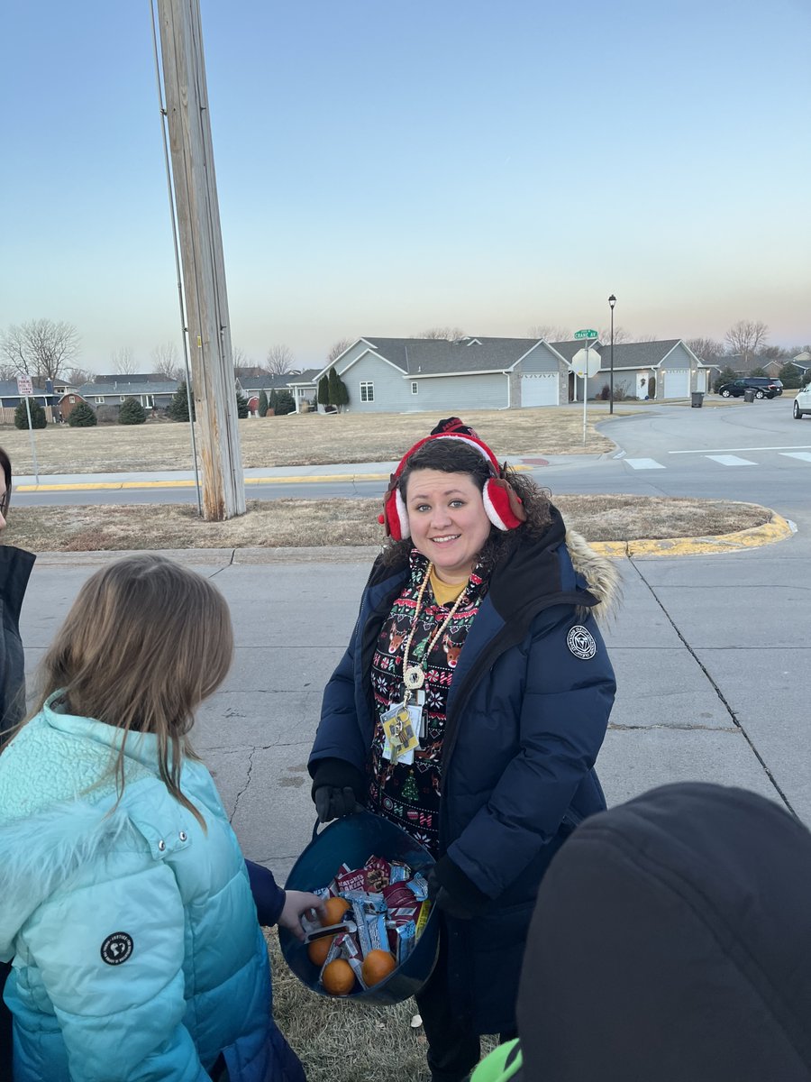 Watson Walking Wildcats had 150+ walkers on this chilly Wednesday morning! #hpswildcatsstrong