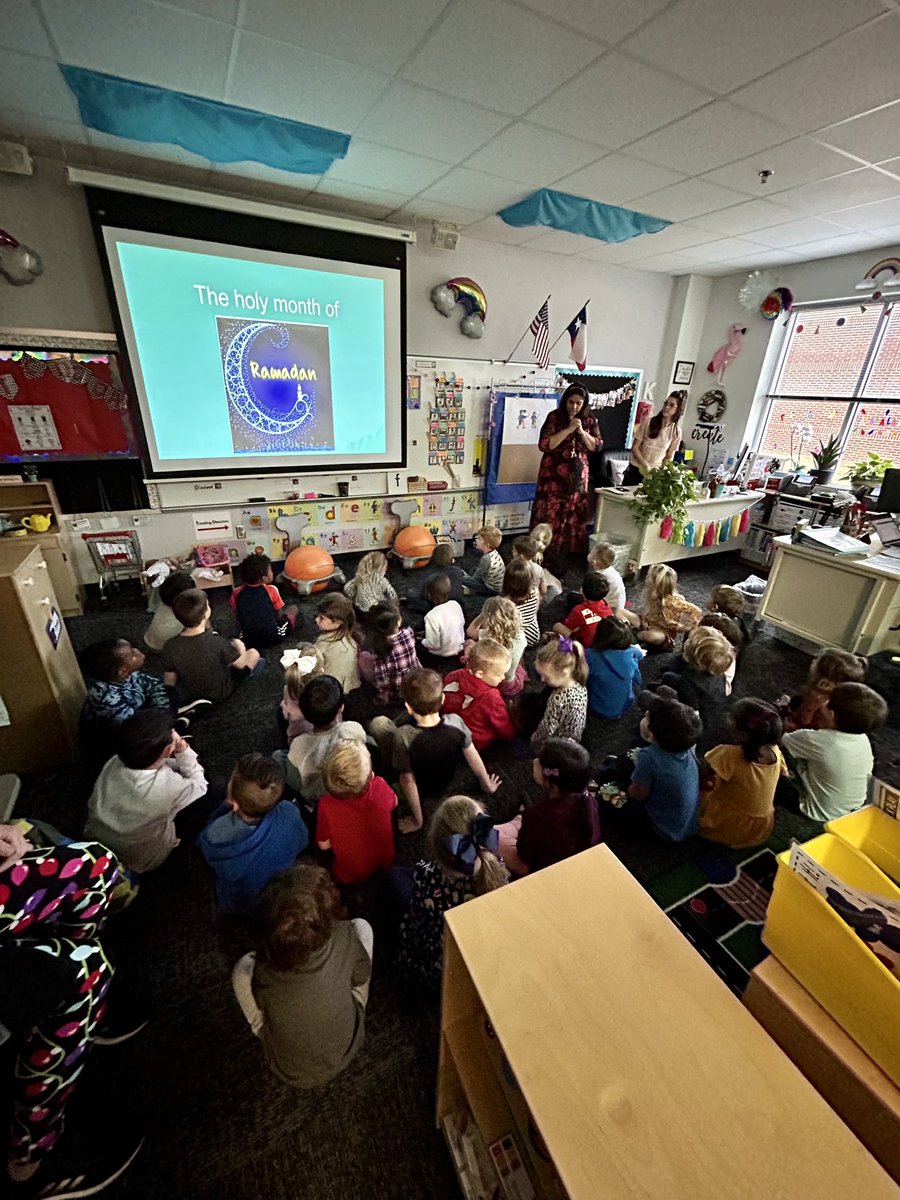 mrsklwarren's tweet photo. Holidays around the world! Thank you for sharing about Ramadan and Eid, @Rehman_Farah07🌙 #celebratekisd @HLEMustangs https://t.co/wGC0Ayv65t