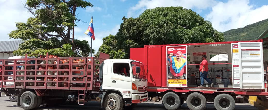 CarylBertho's tweet photo. Despliegue extraordinario con las unidades móviles de PDVSA @gas_comunal en la Parroquia #ElValle y Parroquia #Sucre de Distrito Capital, acortando ciclos de distribución y garantizando un servicio de calidad para nuestro PUEBLO! 

#GestiónParaElPueblo https://t.co/CSMnDt952J
