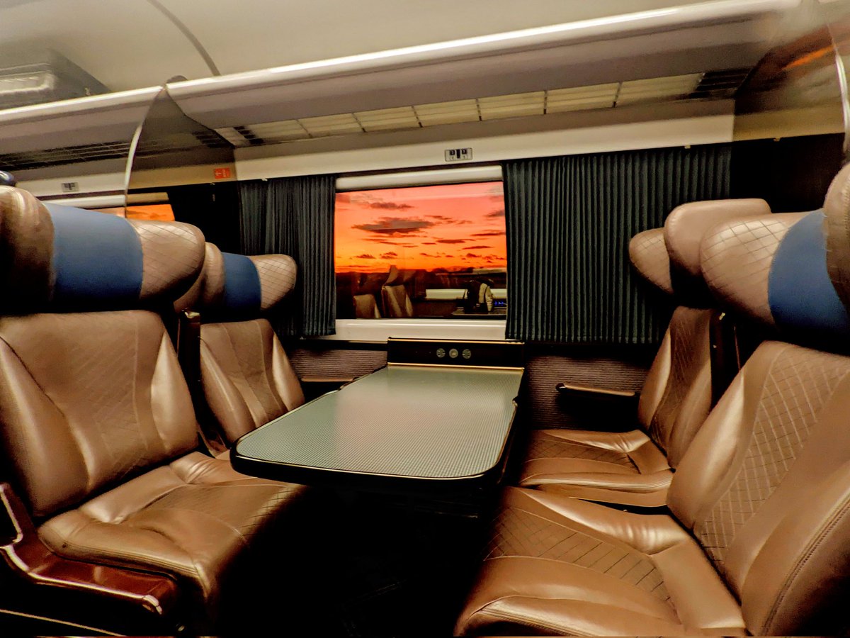 Chasing the sunset. <a href="/ScotRail/">ScotRail</a> #inter7city #class43 #firstclass