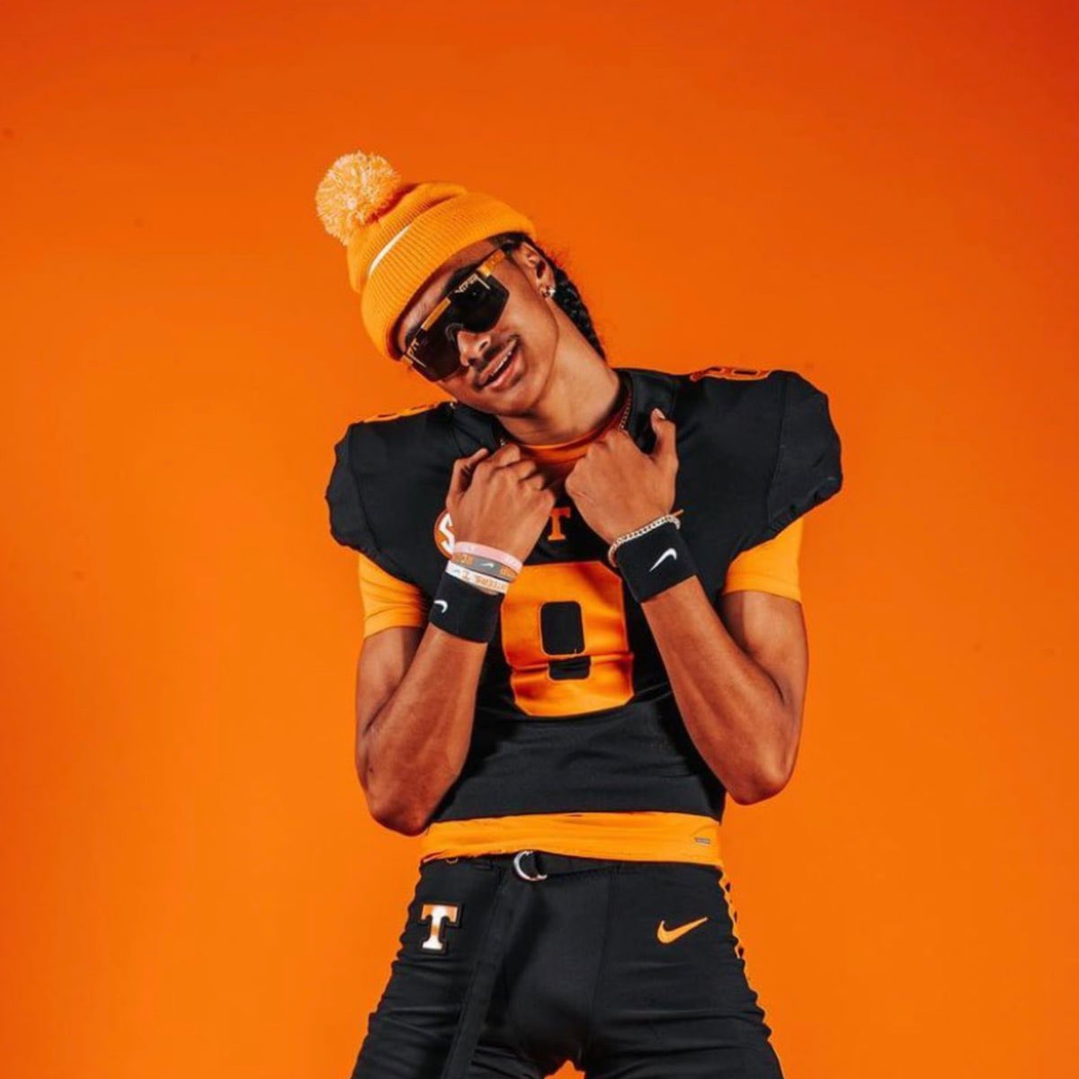 RGW_News's tweet image. Per Knox News: Nico Iamaleava will be able to play in the Capital One Orange Bowl in Miami for Tennessee.

With his early enrollment at UT, a NCAA loophole of not being a regular season game, &amp;amp; a NIL deal, Nico will be in full pads on Dec. 30th for the Vols.