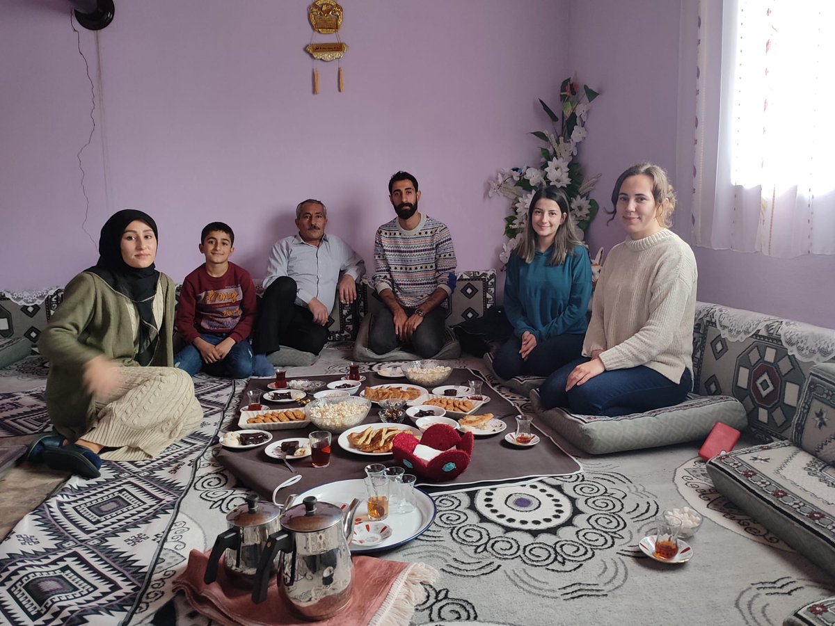 Dkayailkorta's tweet photo. LGS ' ye hazırlanan öğrencilerimizin çalışma ortamlarını görmek ve velileri bilinçlendirmek için ev ziyaretleri yapıyoruz.
@tcmeb 
@Erzurum_Mem 
@skaygusuz 
@Karayazimem 
@muhliscicek25 https://t.co/GkKTVkDio1