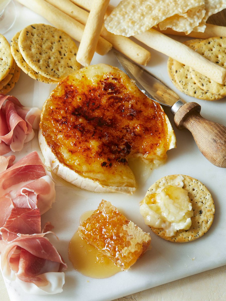 Another very delicious appetizer to make this holiday season is our Honey Brûlée Brie. It's SO easy to make and always a crowd pleaser!  spoonforkbacon.com/honey-brulee-b…
