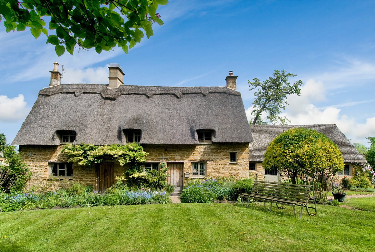 Take a cream tea experience at Secret Cottage, we are no longer doing scenic tours of the Cotswolds. #cotswold #cotswolds #tours #tour