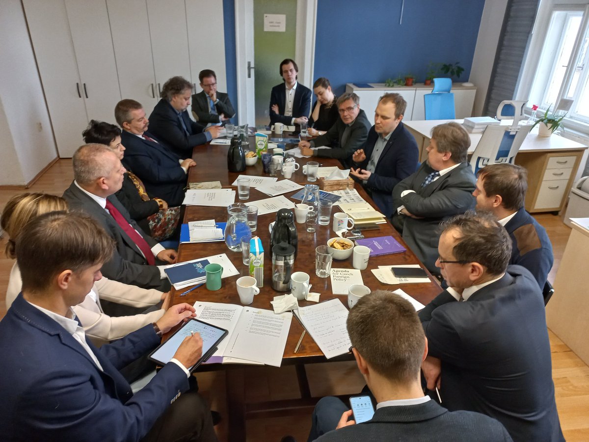 MChrusciel89's tweet photo. A very productive meeting between Polish 🇵🇱 &amp; Czech 🇨🇿 researchers at @AMO_cz on the cooperation within the Three Seas Initiative 🌊. Happy to see that #3SI is gaining attention here in Prague - much more still to be done!

Proud to represent @IEuropy within the 🇵🇱 delegation! https://t.co/zyx6XDW6TA