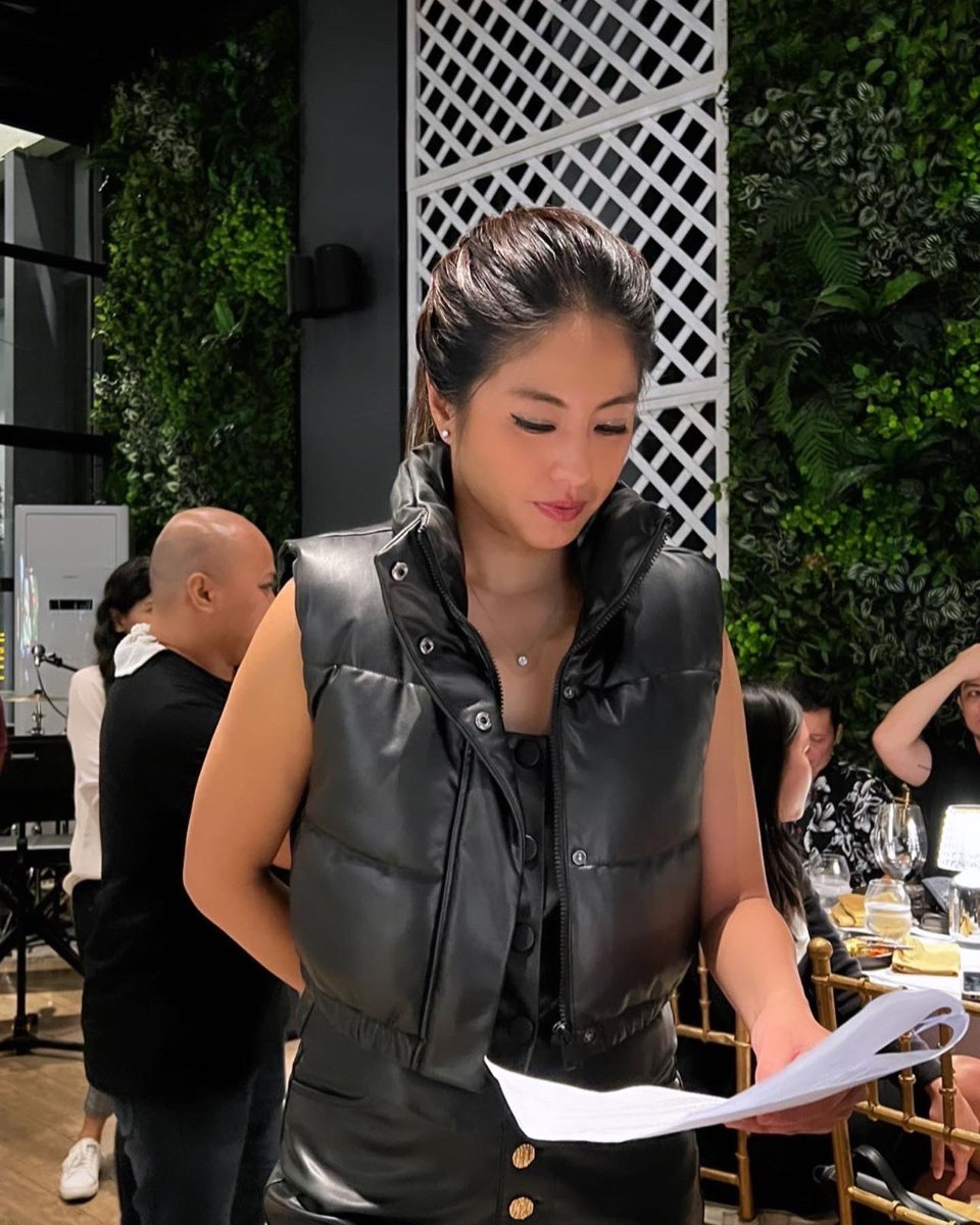 gretchenho's tweet photo. Hosting LIVE is a different craft. Keeps me sharp and able to think on my feet. Grateful for opportunities. https://t.co/dloqHSf92H