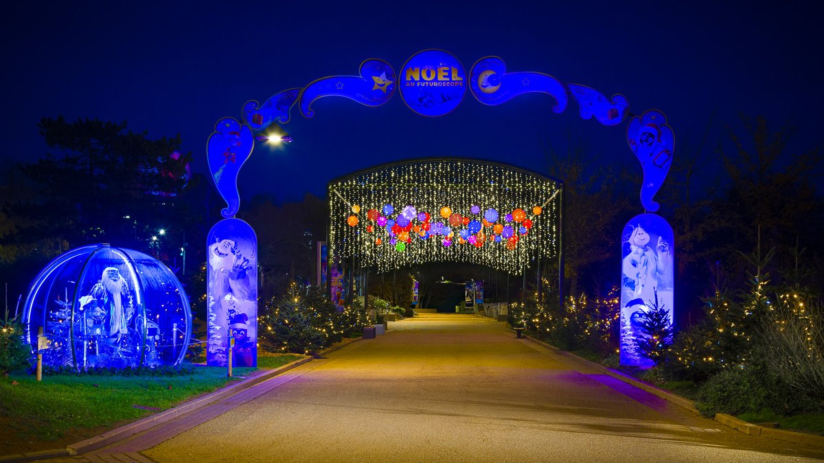 futuroscope's tweet image. Le parc a revêtu ses habits de lumière pour vous accueillir, tous les jours à partir de demain ✨
