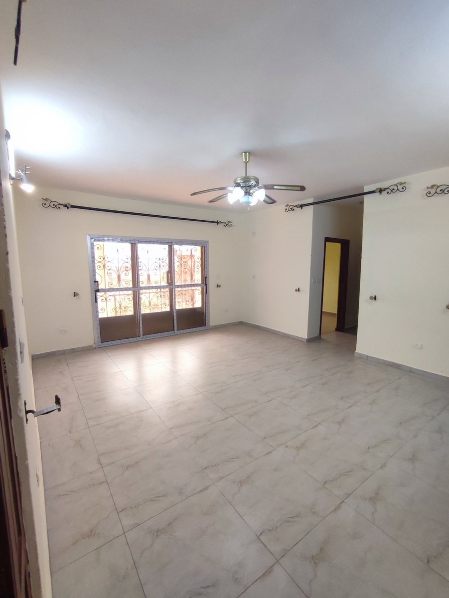 One_Immobilier's tweet photo. #yaounde #mendong
Appartement neuf à Louer à Maetur Mendong
03 chambres
02 douches
01 grand salon
01 grande cuisine et buanderie
02 balcons
Forage
Vigile h24
Prix : 140.000 f / mois
699455517
#oneimmobiliergroup #immobilierdeluxe237 #appartement #immobilier #realestateagent https://t.co/WX8NQVV9yZ
