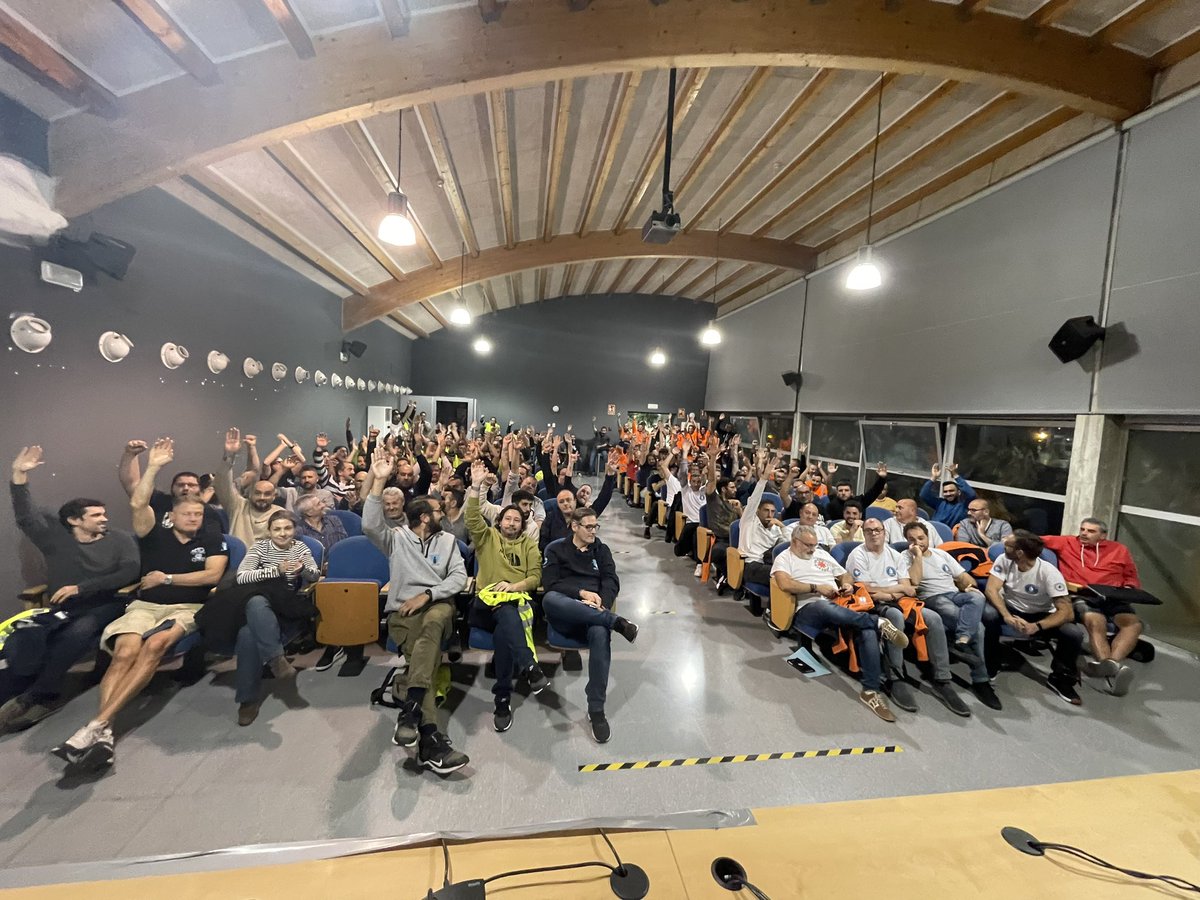 USTP_PortDeBcn's tweet photo. 🔴 Se informa, que la parte social que negocia el convenio de l@s Trabajdor@s del Puerto de Barcelona. Ha presentado el Pre-Aviso de Huelga en el @portdebarcelona, para el día #13Diciembre
13/12/22

Adjuntamos imagen de las empresas afectadas por la huelga.

#SoyCoordinadora https://t.co/IWzByrFcGB