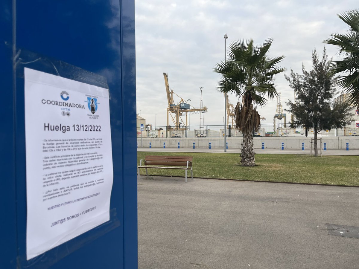 USTP_PortDeBcn's tweet photo. 🔴 Se informa, que la parte social que negocia el convenio de l@s Trabajdor@s del Puerto de Barcelona. Ha presentado el Pre-Aviso de Huelga en el @portdebarcelona, para el día #13Diciembre
13/12/22

Adjuntamos imagen de las empresas afectadas por la huelga.

#SoyCoordinadora https://t.co/IWzByrFcGB