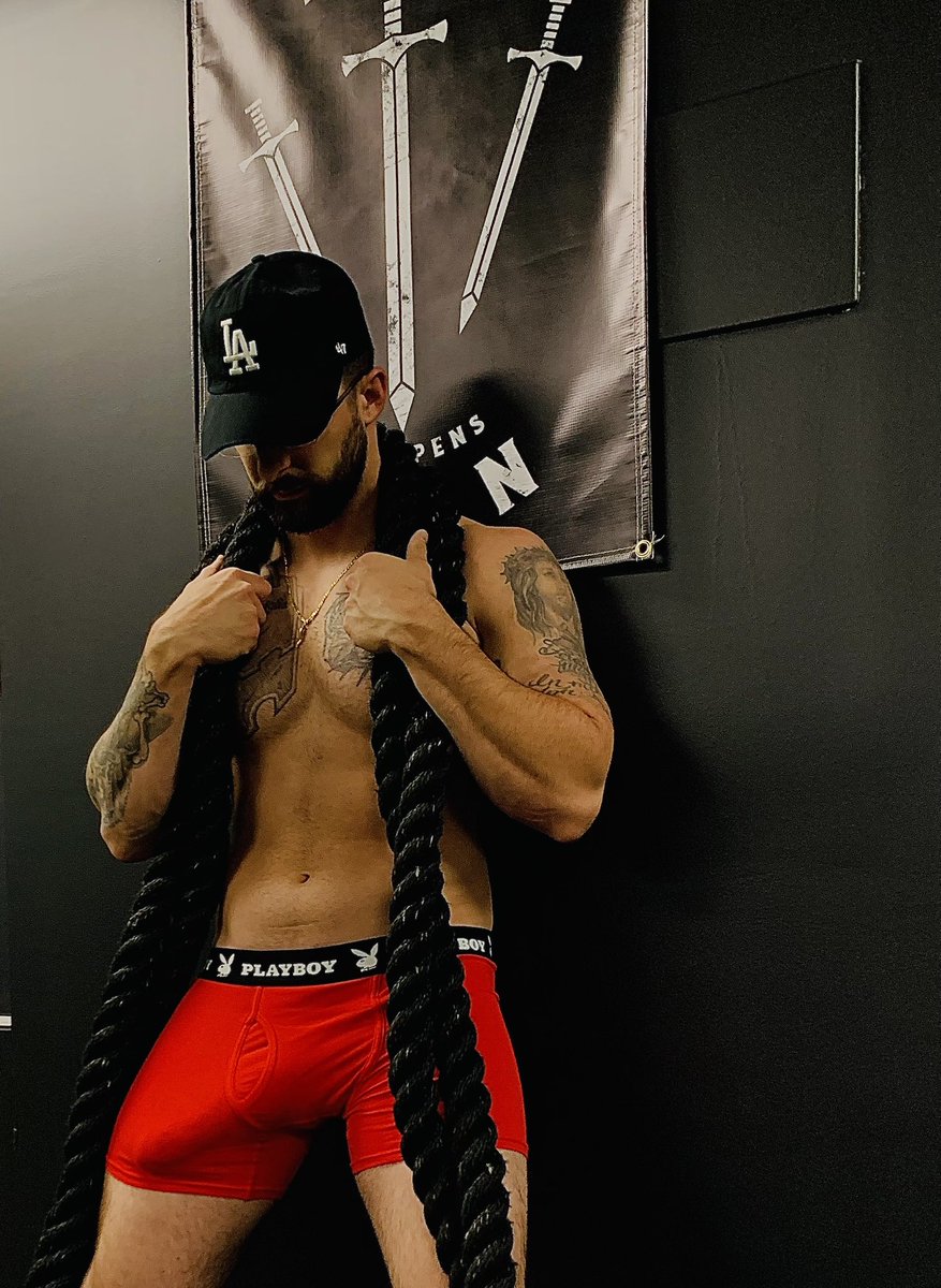 Chrisgrey_1's tweet image. Long hard workout with these ropes, who wants to tie me up after?