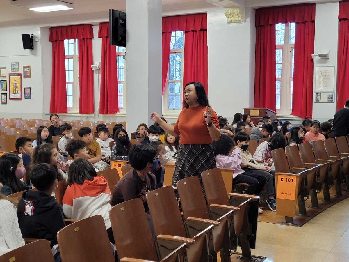 94QDavidDPorter's tweet photo. @PS94DavidPorter students engage with Jean, a hardware engineer @AI_ML_R #IntelligentArtifatcs as they are learning about CS and robotics @CSforAllNYC @CSEdWeek @NYCSchools @D26Team @MrsQuartarone @PS94Makerspace #STEM #CSWEEK22 🤖💻✨ https://t.co/dvd3iHgoXI