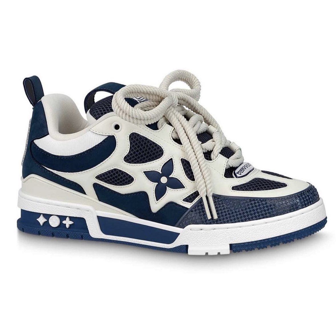 Outlander Magazine tweet media