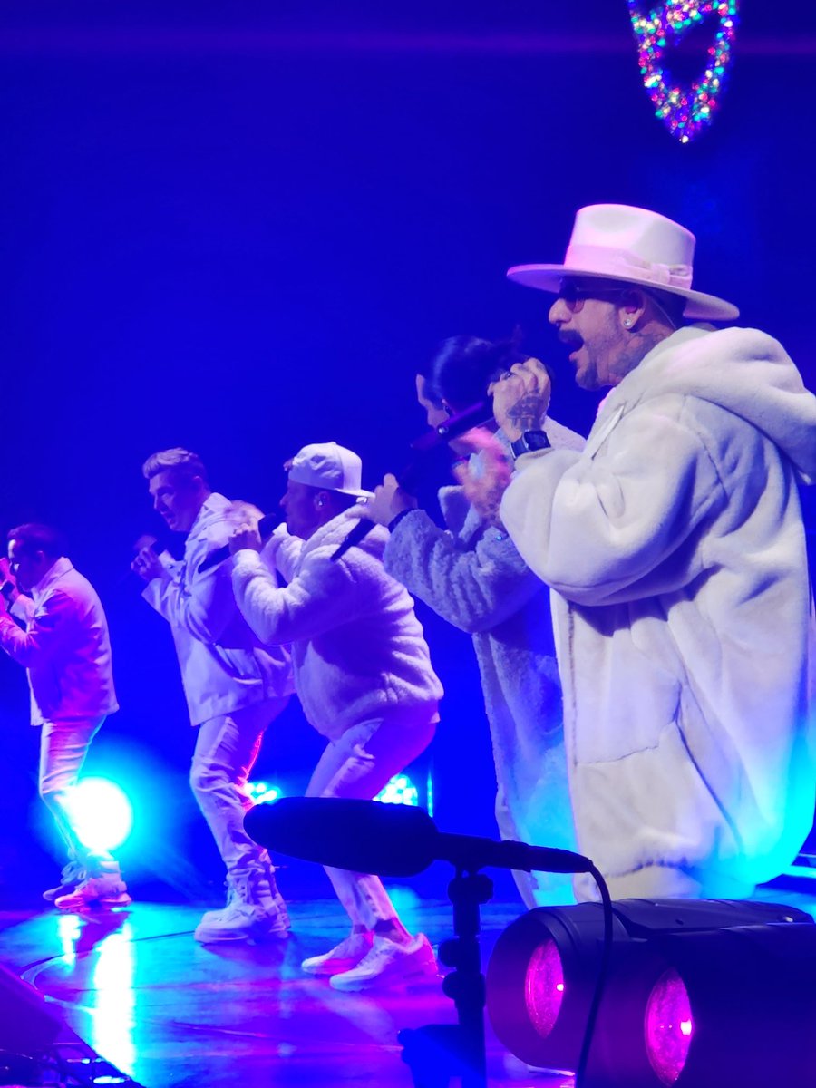 auntieshawn519's tweet photo. @aj_mclean at Jingle Ball https://t.co/VAAdQ1KX5I