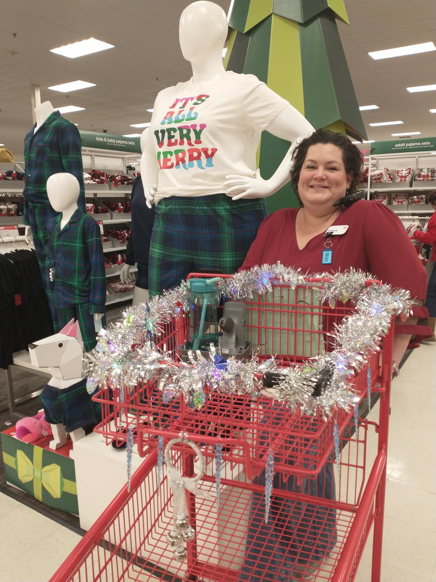 Love the spirit our team shows this time of year!  Kimberly has the most festive OPU cart! ❄️🔔❄️