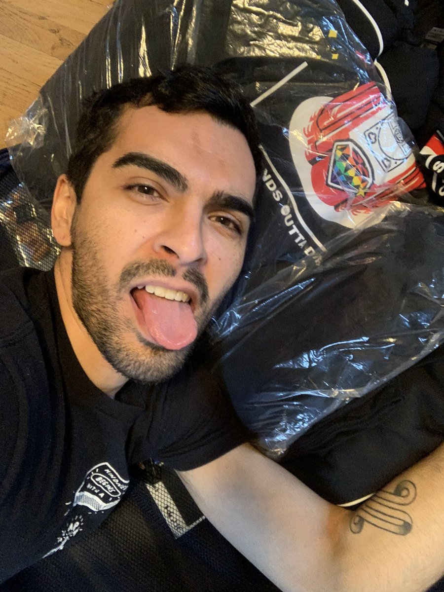 kisos ππ (@itskisos) on Twitter photo YALL I AM PACKED TO THE BRIM WITH MERCH
Heading off to Florida now for our last <a href="/QUEERANTINEshow/">QUEERANTINE</a> dates of the year!!
See you in Miami TOMORROW
and Orlando this Sunday!!
Letβs end 2022 with a skwirtin good time!! YALL I AM PACKED TO THE BRIM WITH MERCH
Heading off to Florida now for our last <a href="/QUEERANTINEshow/">QUEERANTINE</a> dates of the year!!
See you in Miami TOMORROW
and Orlando this Sunday!!
Letβs end 2022 with a skwirtin good time!!