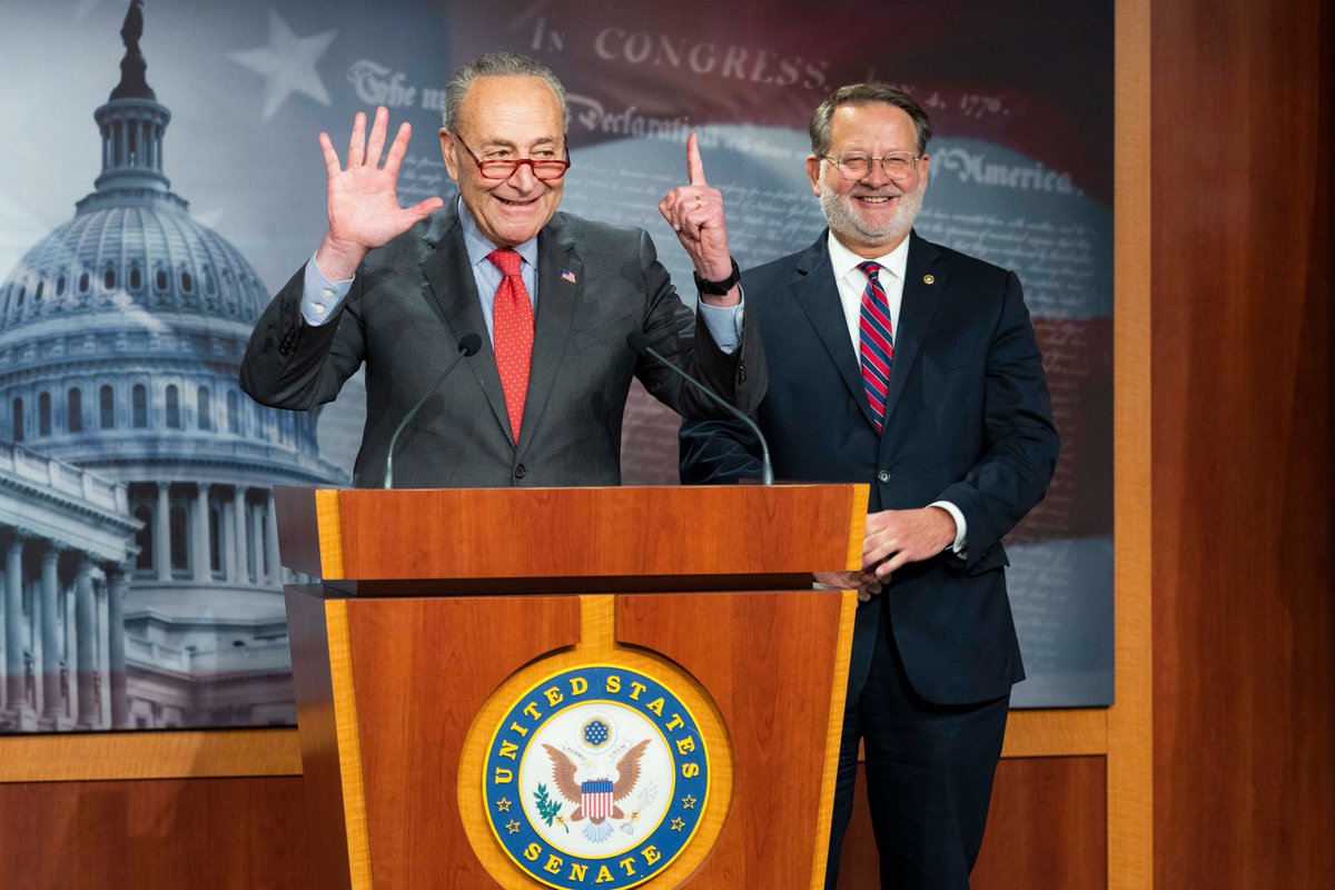 Chuck Schumer (@senschumer) on Twitter photo 