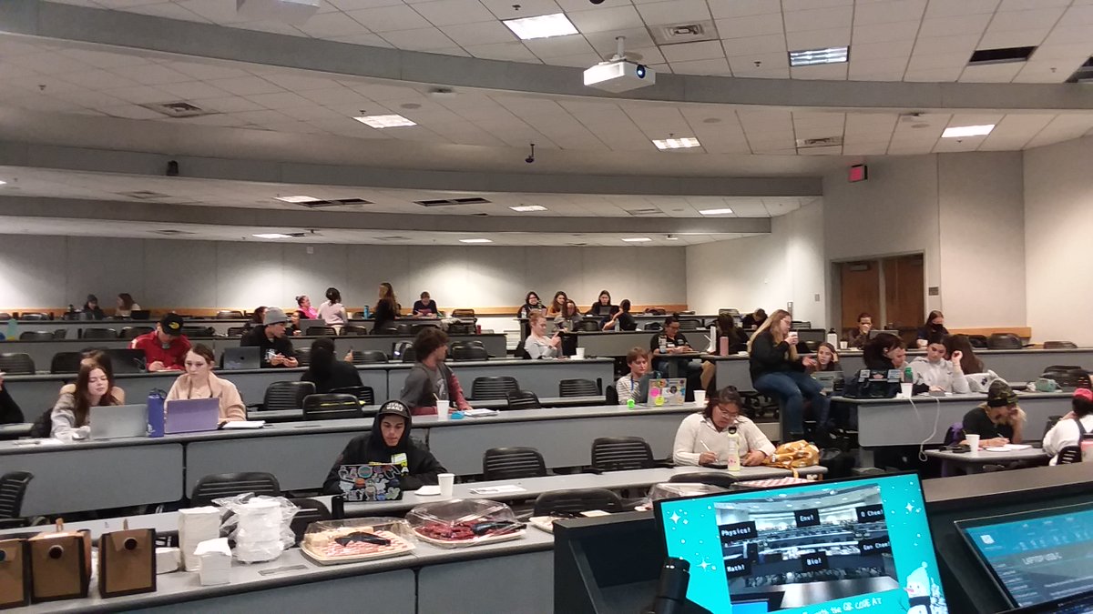 Kudos to the ambassadors of CEFNS who organized a study session last night with over 120 students from CEFNS who came to prepare for their finals. Thank you to the Academic Success Center for bringing tutors!