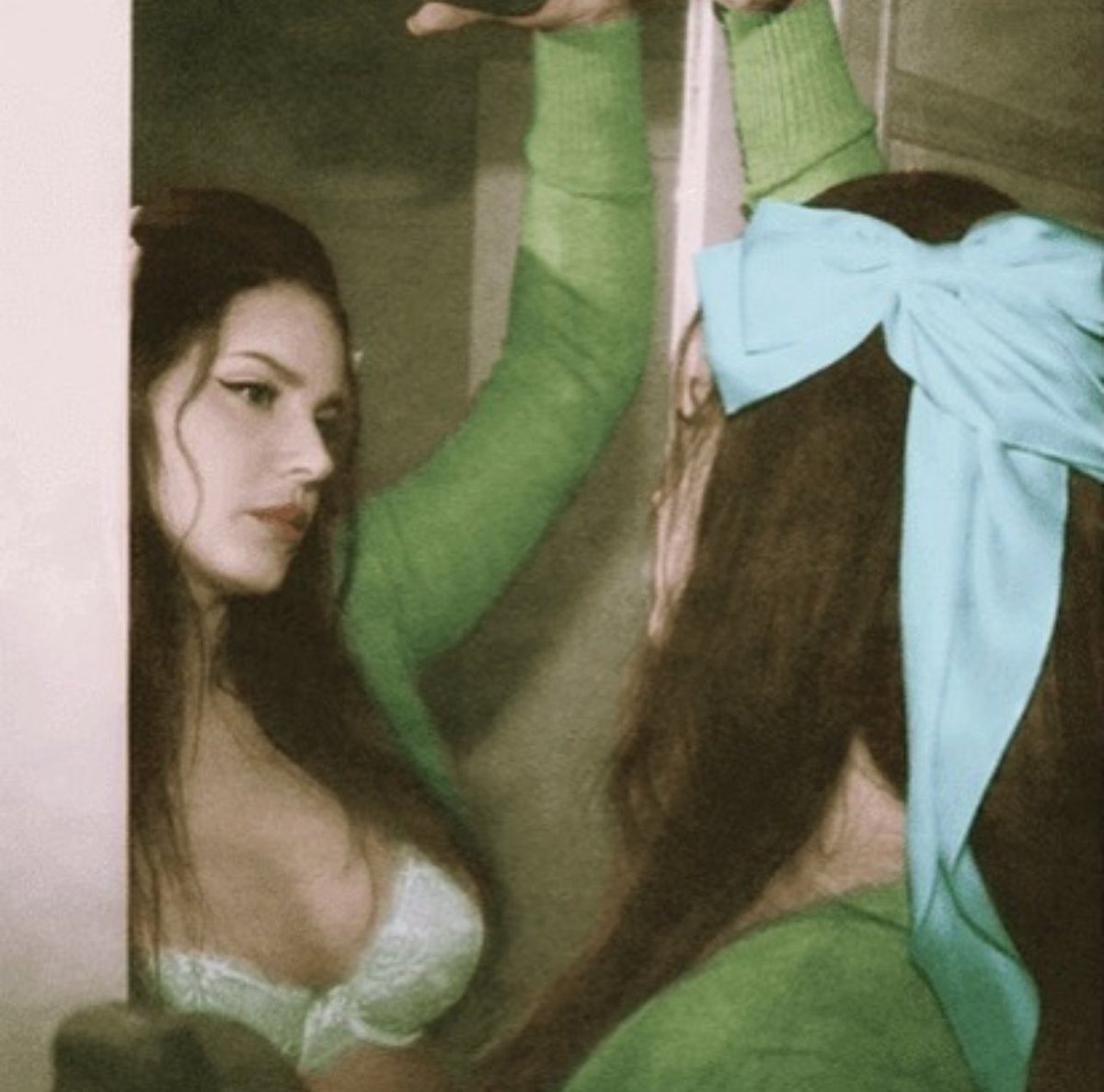 LanaDReyOnline's tweet photo. Lana Del Rey for the Did you know that there's a tunnel under Ocean Blvd photo shoot, photographed by Neil Krug 🤍 https://t.co/jZXMf6rOat