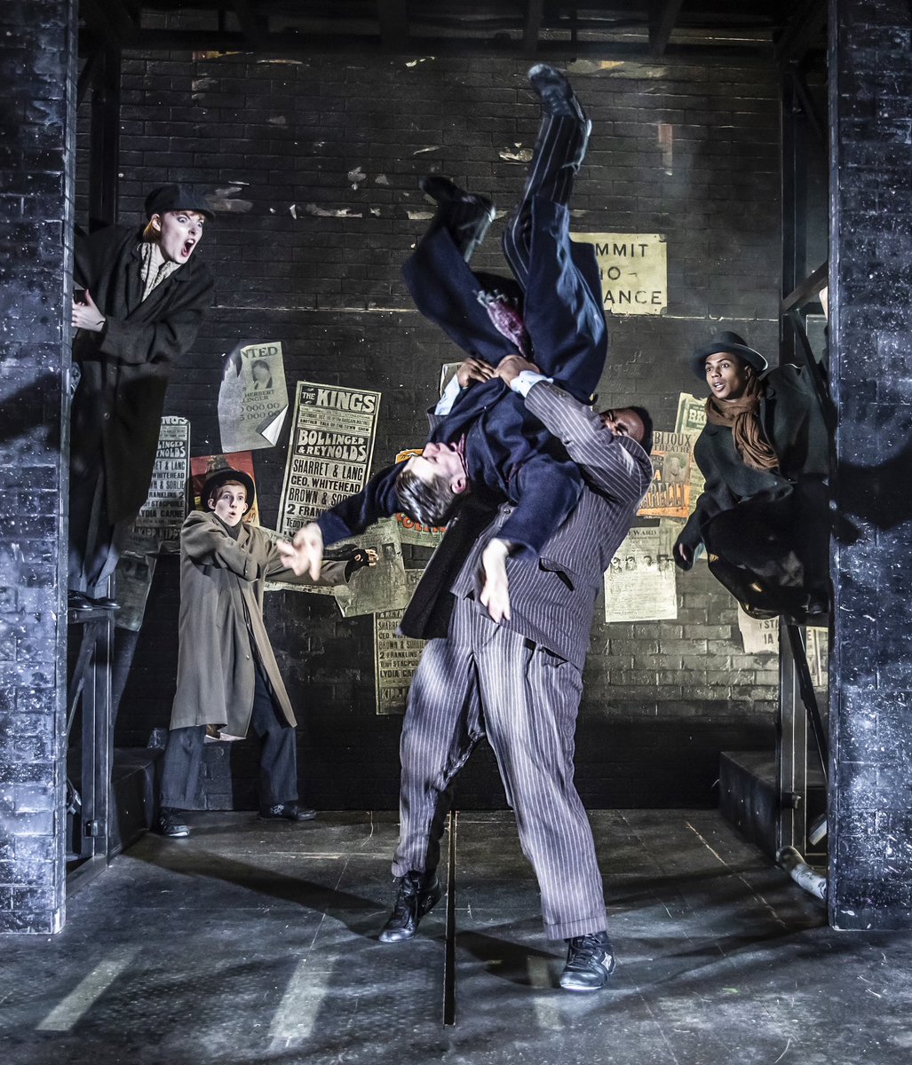 GALA NIGHT <a href="/Yourallypally/">Alexandra Palace</a> for <a href="/BugsyTheMusical/">Bugsy Malone</a> so proud of this company who are going to KNOCK YOU OUT! Grab a ticket if you can! Big thanks to <a href="/WillJayLucas/">Will Lucas</a> <a href="/LeannePinder/">Leanne Pinder</a> and #esmebacallahayes! 🥊🥊🥊🥊 pic: <a href="/peachyraith/">Pamela Raith</a>