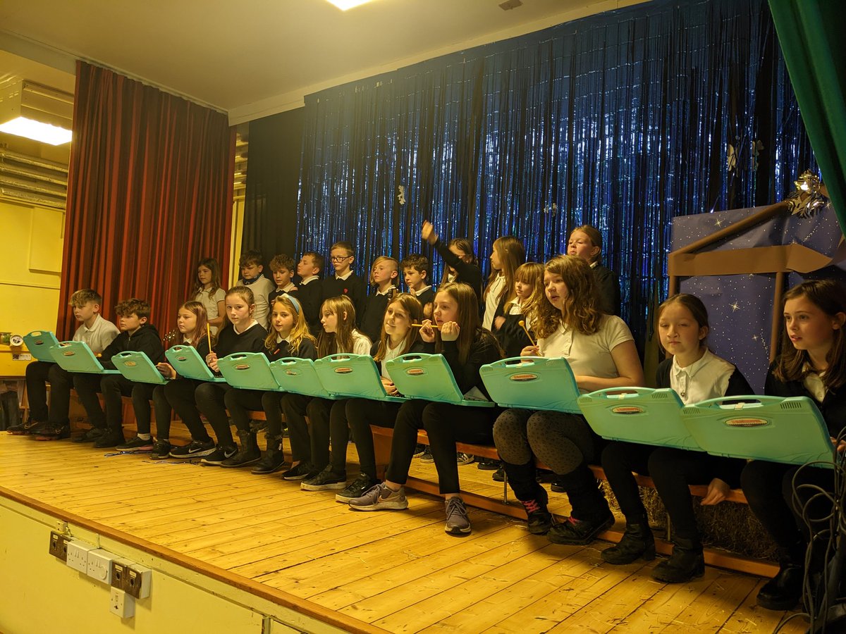 Mrs Thom tweet media