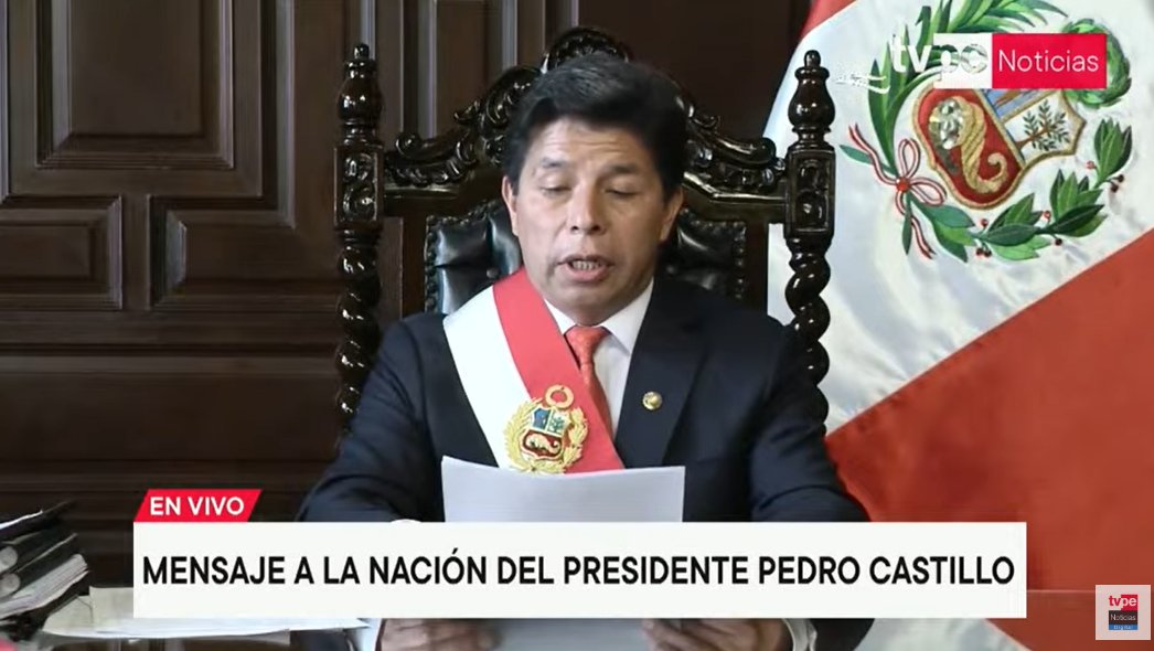 whuacasi's tweet photo. #ÚLTIMO | Pedro Castillo informa decisión de disolver temporalmente el Congreso de la República e instaurar un gobierno de emergencia excepcional. Y convocatoria a un Congreso con facultades constituyentes. https://t.co/aFBzz5IMt4