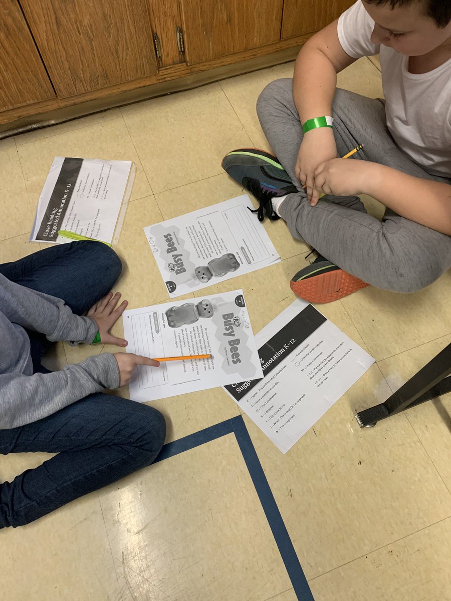 PCSDdentzler's tweet photo. Mrs. Adrovet’s class working on close reading activities and annotations #PCSDProud #Great4Graders #ReadingEveryDay https://t.co/gQMohgonda