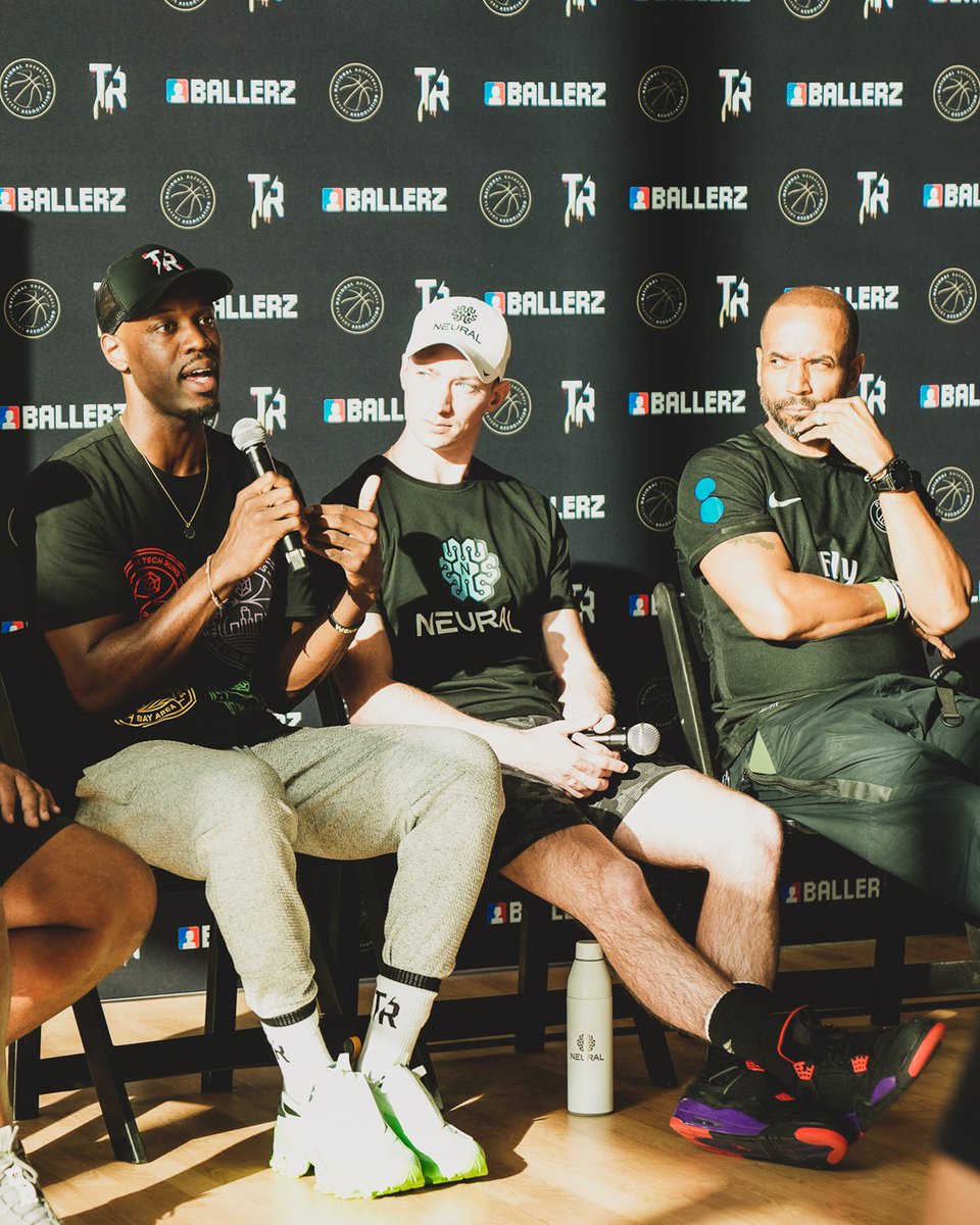 TheNBPA's tweet image. The NBPA celebrated basketball, tech, art, and culture at Miami Art Week!

THINK450 and @techrunsdao came together for a day of interactive art experiences, a grassroots art showcase, and a panel featuring DAOLabs founder @DT_32, THINK450 President Que Gaskins, and @BaronDavis.