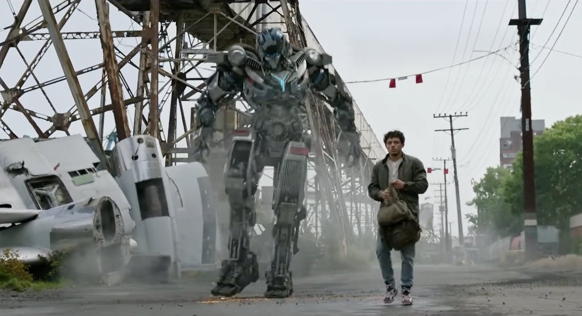 SixoTF's tweet photo. NEW VIDEO! The #RiseoftheBeasts trailer is here &amp; what better way to celebrate than with a breakdown of everything contained within? We're talking characters, plot &amp; more in this in-depth analysis of the new #Transformers teaser --> https://t.co/xHngTOXIG4 https://t.co/imZHSTJDgV