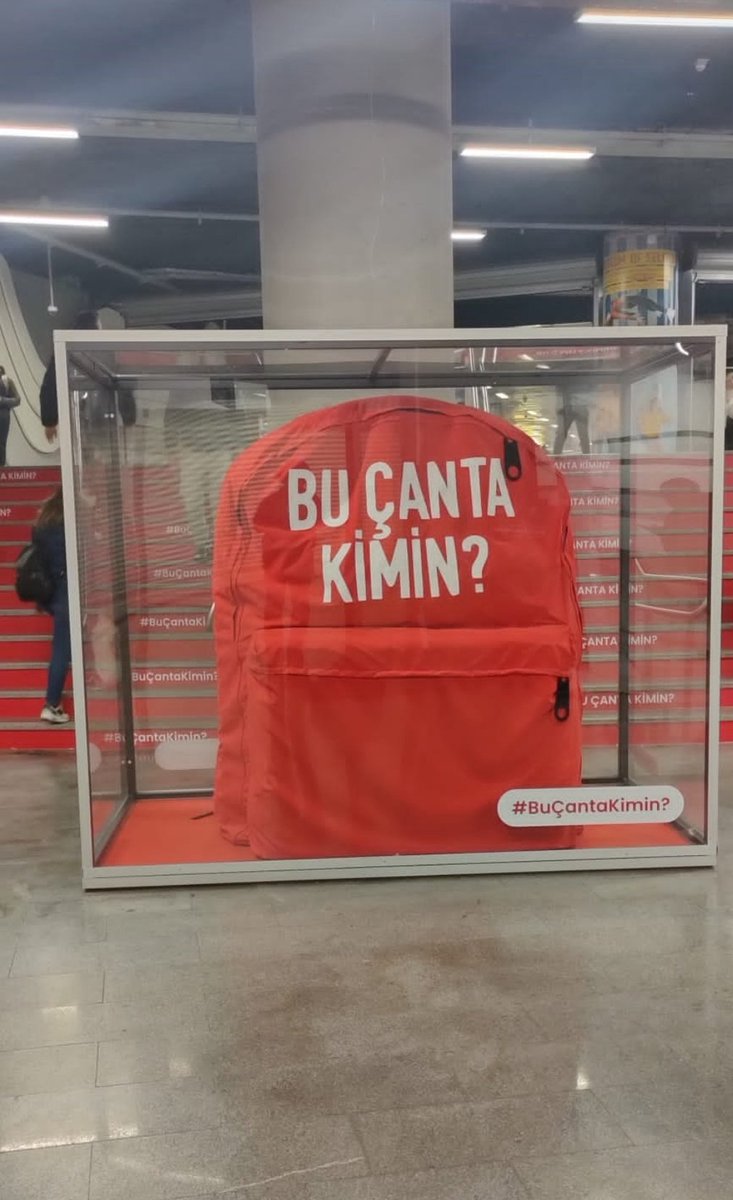 Bu çanta, eğitimleri,hikayeleri, hayalleri yarıda kalan üniversiteli arkadaşlarımızın #buçantakimin
