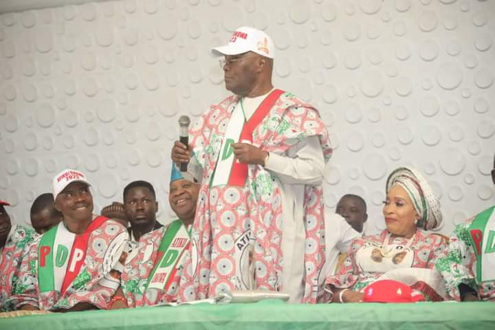 BenjaminMundra's tweet photo. Atiku met with religious and community leaders, students and traders in Osun State.

#RecoverNigeria
#recoverosunwithpdp https://t.co/kHpYq3hEv5