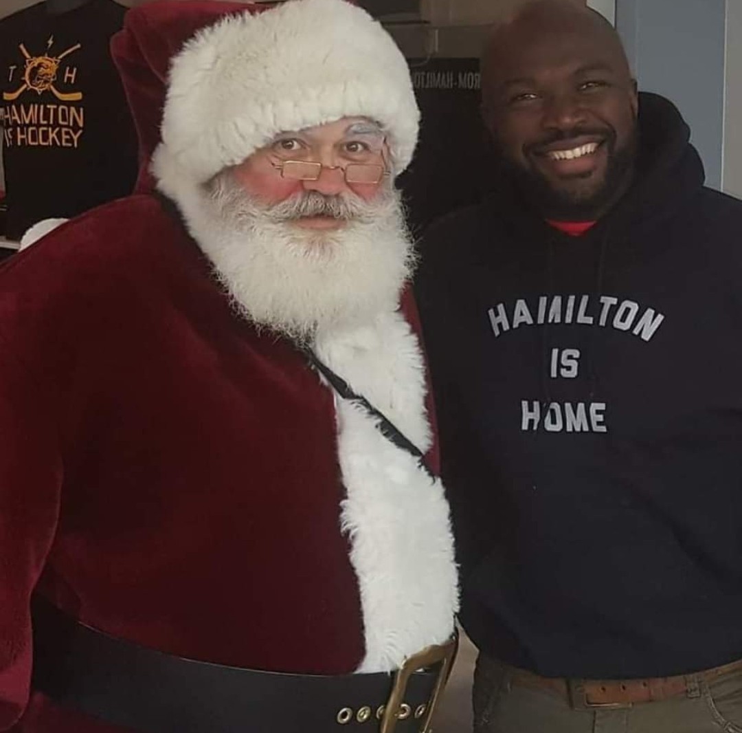 It's that time of year!!

#beproudofyourcity #trueHamiltonian #HamiltonIsHome #hamont #christmas #oldsaintnick