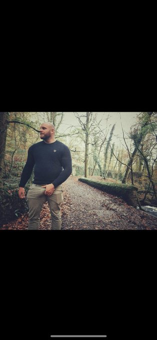 1 pic. If you go into the woods today, you’re sure a big surprise..!! ??

#gaybearsofinstagram #gaybearded