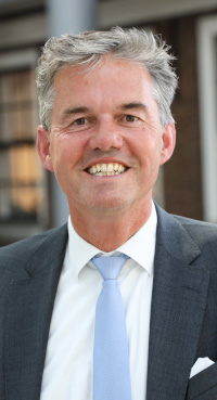 EduardBomhoff's tweet photo. Leon de Jong en Pieter Omtzigt hebben zorgen over  pensioenen. Haperende antwoorden van adviseurs DNB nemen die zorgen niet weg.(zie video Commissie Parameters | Debat Direct) Genante antwoorden bij 1:15 en 1:36. Maar Smals (VVD) wil pensioenwet volgende week aannemen. Roekeloos. https://t.co/KZBPcDyiA2