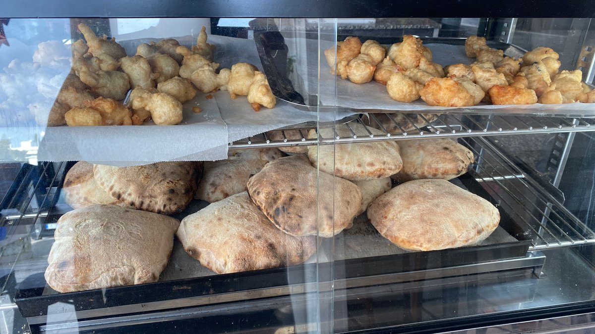 nandopagliara's tweet photo. #buongiorno #Salento #pittule #puccia #vigiliaimmacolata #Lecce #pizzeriadariki #puglia https://t.co/hiN78OJWjt