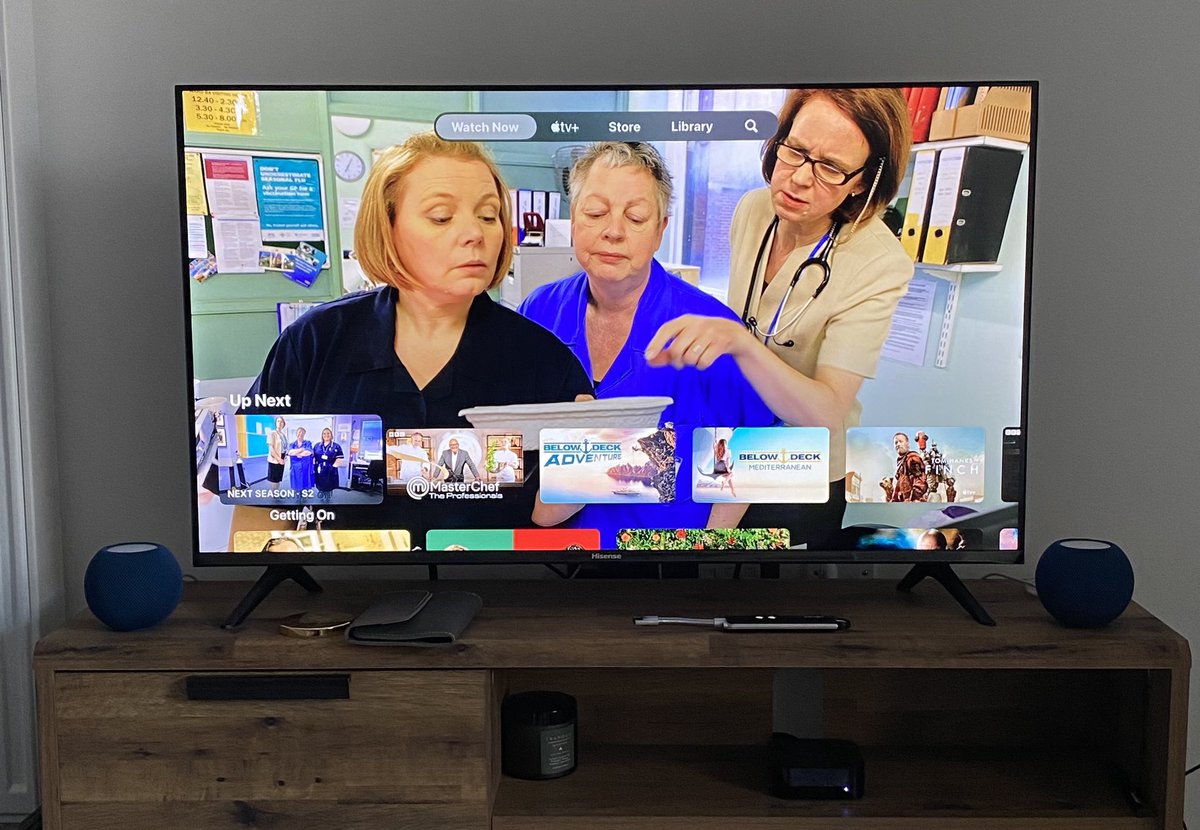 richie_rich77's tweet image. Watching #GettingOn again. It’s such clever comedy.