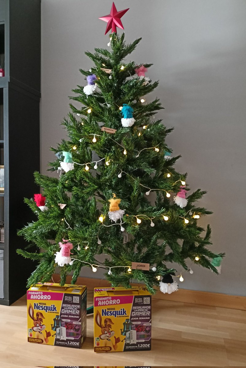 Jordi_MM's tweet photo. Queridos Reyes Magos y Papá Noel.
Este año hemos sido muy buenos, y la muestra es que os dejamos @Nesquik para todos. Y lo único que os vamos a pedir, es que hagáis entrar en razón a @NesquikGaming para que nos toque el último #PackGamerNesquik (por la constancia).
Gracias.
Un 😙 https://t.co/d8SeQWhmBT