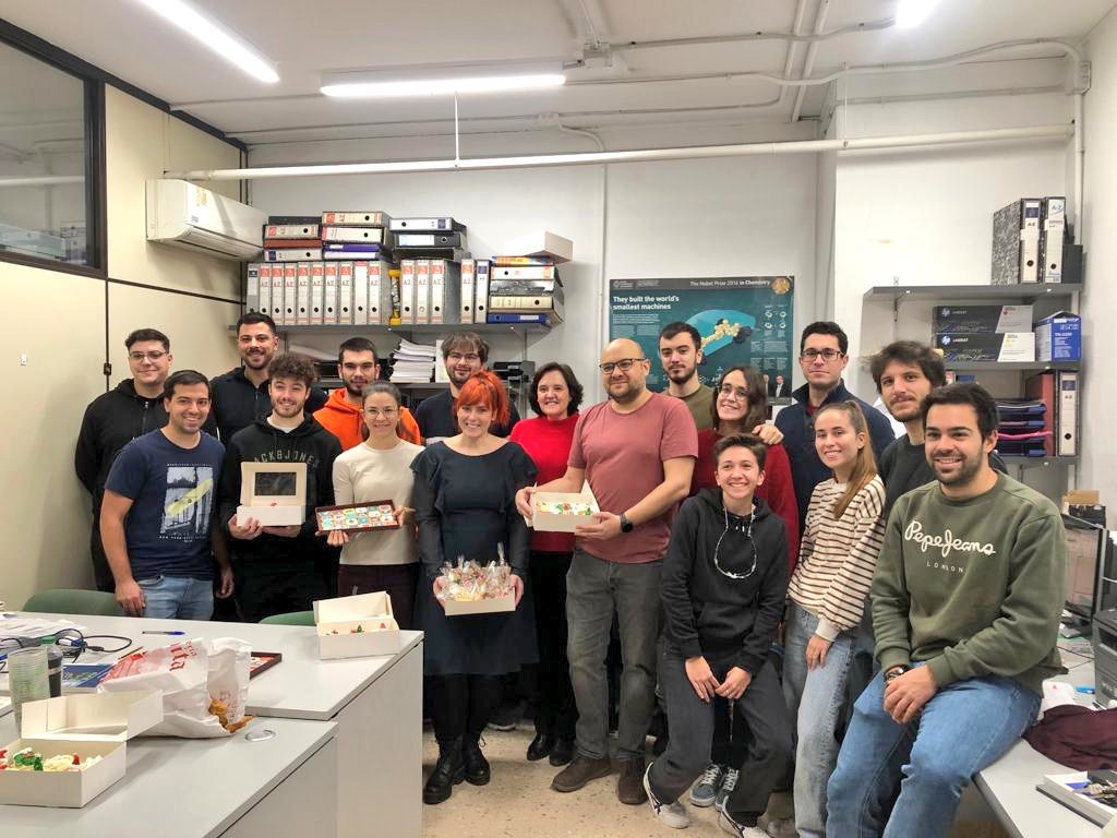 nazariolab's tweet photo. Desayuno grupal para celebrar las plazas de Profesor Contratado Doctor de Laura Rodríguez y José Santos. ¡Enhorabuena!

Group breakfast celebrating Laura Rodríguez and José Santos new PCD posts. Congratulations! https://t.co/kgO6qsrsuV