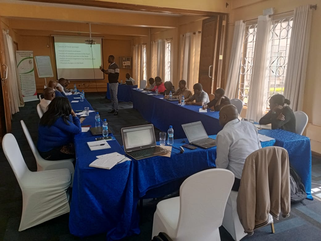 Storage technologies and reverse logistics training for #smes at <a href="/KICDKenya/">KICD</a>. We store to ensure availability, cope with fluctuations, take advantage of bulk purposes and reduce post-harvest losses. Implemented by <a href="/AIN_Kenya/">Agricultural Industry Network</a> &amp; Supported by <a href="/giz_gmbh/">GIZ</a> 🇰🇪#BusinessScoutsforDevelopment