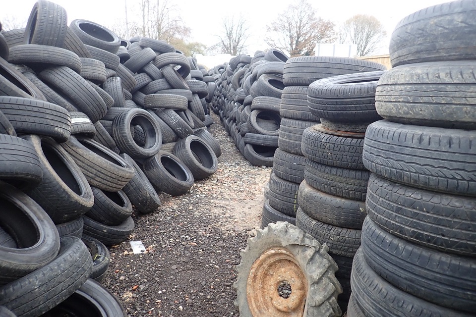 EnvAgencySE's tweet photo. READ: Company and two bosses, including @gerardharkin25, ignored our warnings about their tyre yard being a fire hazard…
…and have been convicted by a court: https://t.co/1s2lmw29zi
#WestSussex #Portsmouth #FireRisk #LegalNews https://t.co/XinddPRnKC