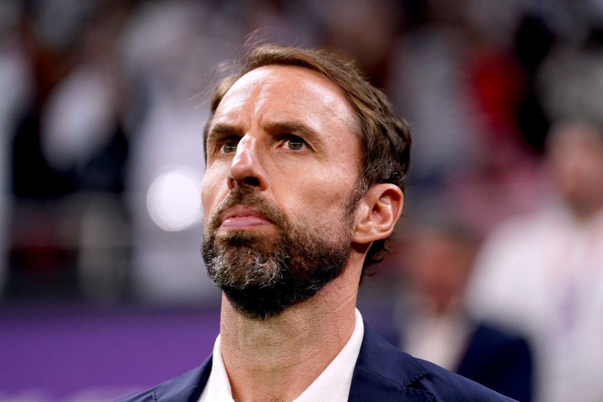 _BeFootball's tweet photo. Gareth Southgate et son staff ont un plan ANTI-MBAPPÉ et le prépare depuis deux ans !

Ces-derniers estiment que la meilleure solution pour mettre difficulté Kyk's est de placer face à lui un joueur tout aussi dangereux sur le plan offensif pour exploiter ses limites défensives. https://t.co/4k5UmlgmEQ
