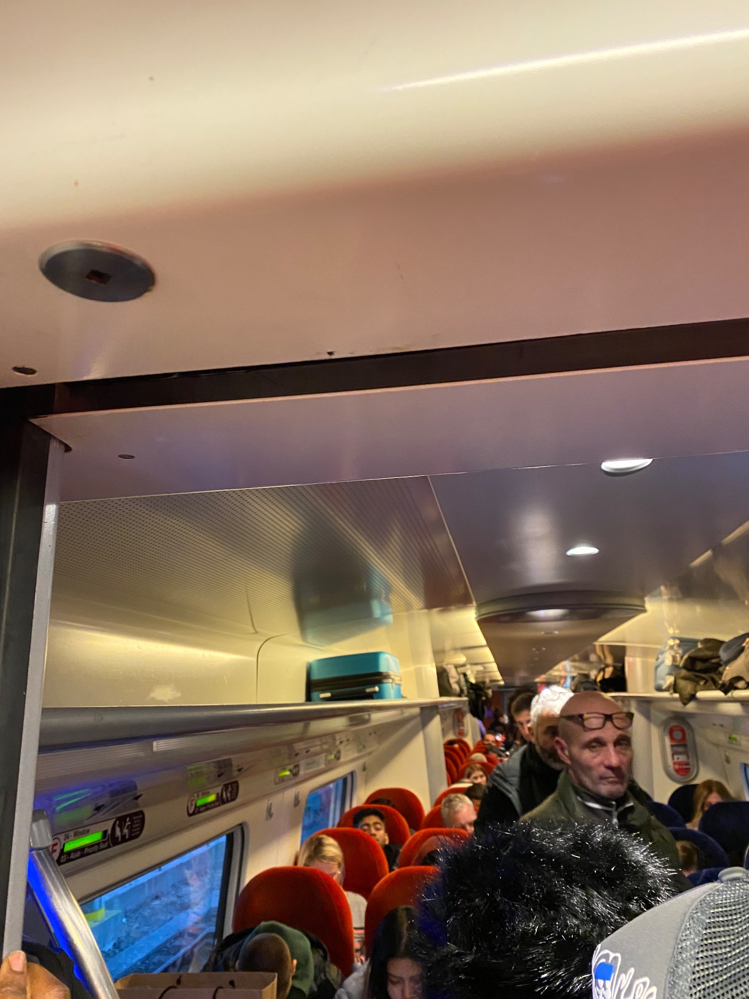 Al LockhartMorley on Twitter "Absolute scenes at Euston sold out