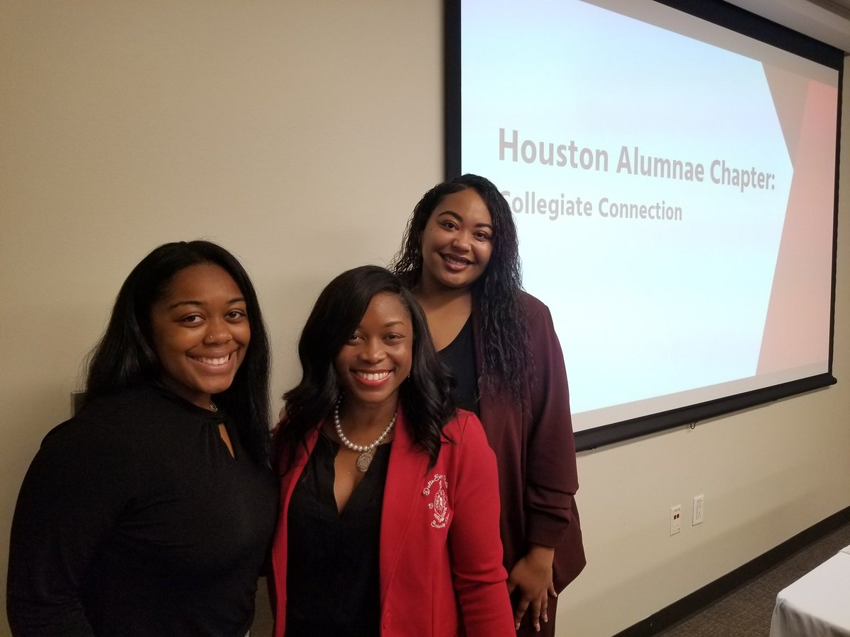dst_HAC1913's tweet photo. HAC’s Membership Services Committee welcomed newly initiated Sorors of Zeta Sigma Chapter into the Sisterhood! Sorors were given HAC Makeup bags containing information on joining the Chapter &amp; other needed goodies. WELCOME SISTERS! #DST1913 
#HACCollegiateConnection
#ZetaSigma https://t.co/rq7ix11PVl