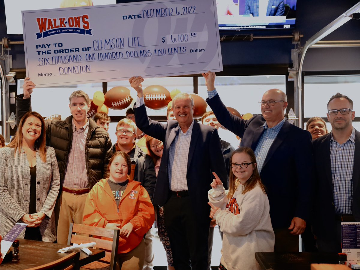 ClemsonLIFE (@clemsonlife1) on Twitter photo Huge thanks to <a href="/walk_ons/">Walk-On's Sports Bistreaux</a> in downtown Clemson for their support! Celebrating your grand opening this week has been so fun 🤩 Huge thanks to <a href="/walk_ons/">Walk-On's Sports Bistreaux</a> in downtown Clemson for their support! Celebrating your grand opening this week has been so fun 🤩