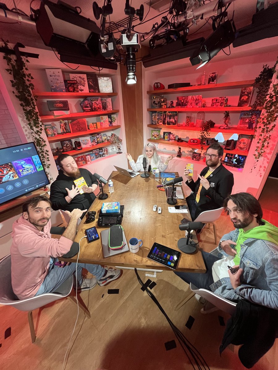 lestreamFR's tweet photo. 🎮 Votre rendez-vous Nintendo c'est tout de suite avec les #Amiibros !

Rejoignez @LADYSUNDAE @KenBogard @Bytell2 @Antistar et @Le_Fauster pour parler de l'annulation du Smash World Tour, des 10 ans de la WiiU et tester le nouveau DLC de Mario Kart 🏎️

👉 https://t.co/colhFrVlF9 https://t.co/GPNdNM6wRy