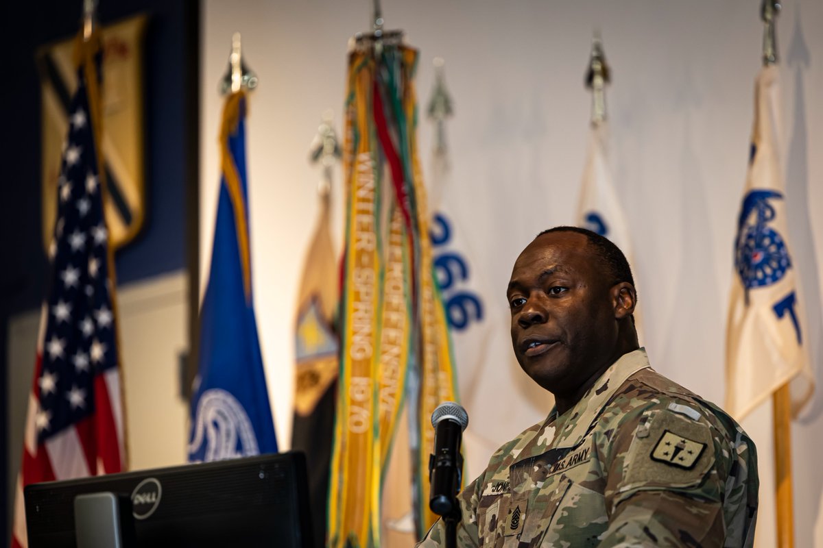 FortLeeUSArmy's tweet photo. Provider Battalion welcomed its new command sergeant major Friday. Congratulations, CSM Jones!
#ChangeOfResponsibility
Read the story: https://t.co/gOGPtoLhlB
@USArmy_QMS @SCoE_CASCOM https://t.co/knQVwYTiWS