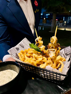 BabAlQasr_Hotel's tweet photo. #Dinner at the Loop Beach? 
YES.

End the days of 2022 with healthy delectable #dishes by the #seaside in a relaxing atmosphere where happiness comes by waves.

#biltmorecollection #babalqasr #Loopbar #bar #drinks #beach #pool #Shisha #pizza #seafood #festiveseason #happyholidays https://t.co/5Az16rzWiW