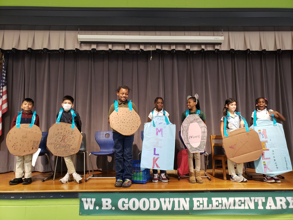 3rd Grade Drama Club performance of "If You Give a Mouse a Cookie."  They did a great job!