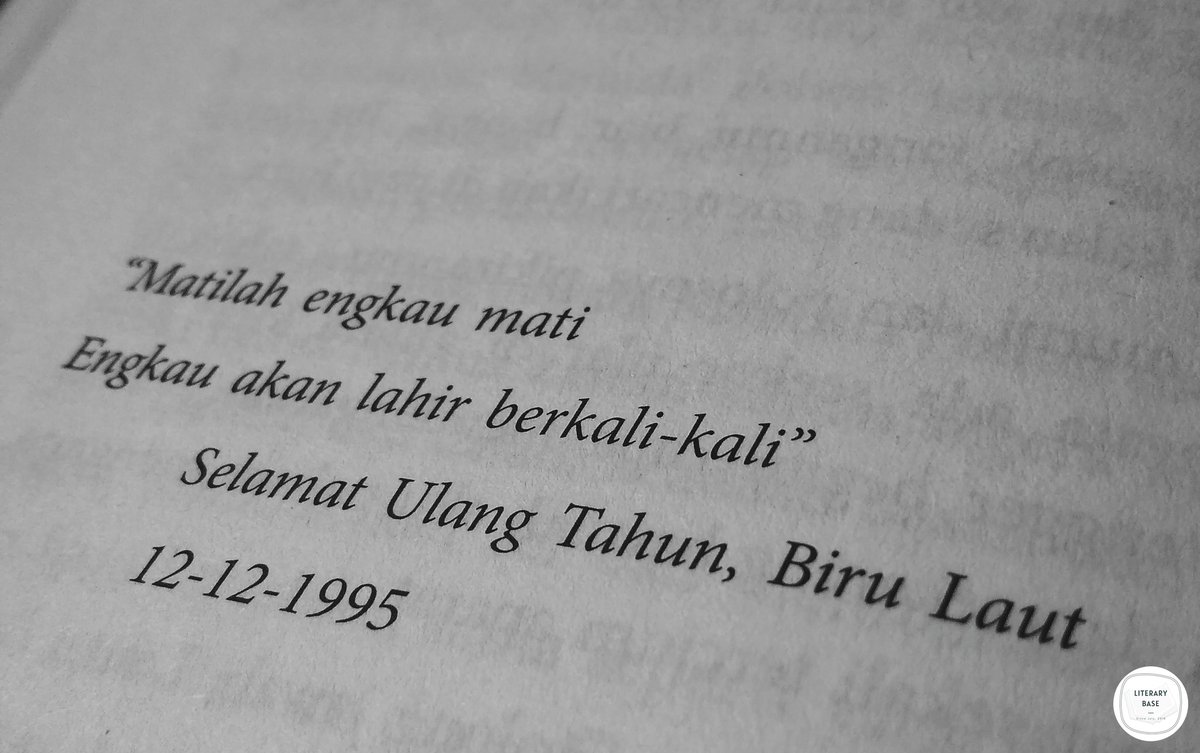 literarybase's tweet photo. /lt karena sebentar lagi hari ulang tahun biru laut, coba drop bagian favorit kalian dari laut bercerita dong 😻 https://t.co/x7gfnN0Q46
